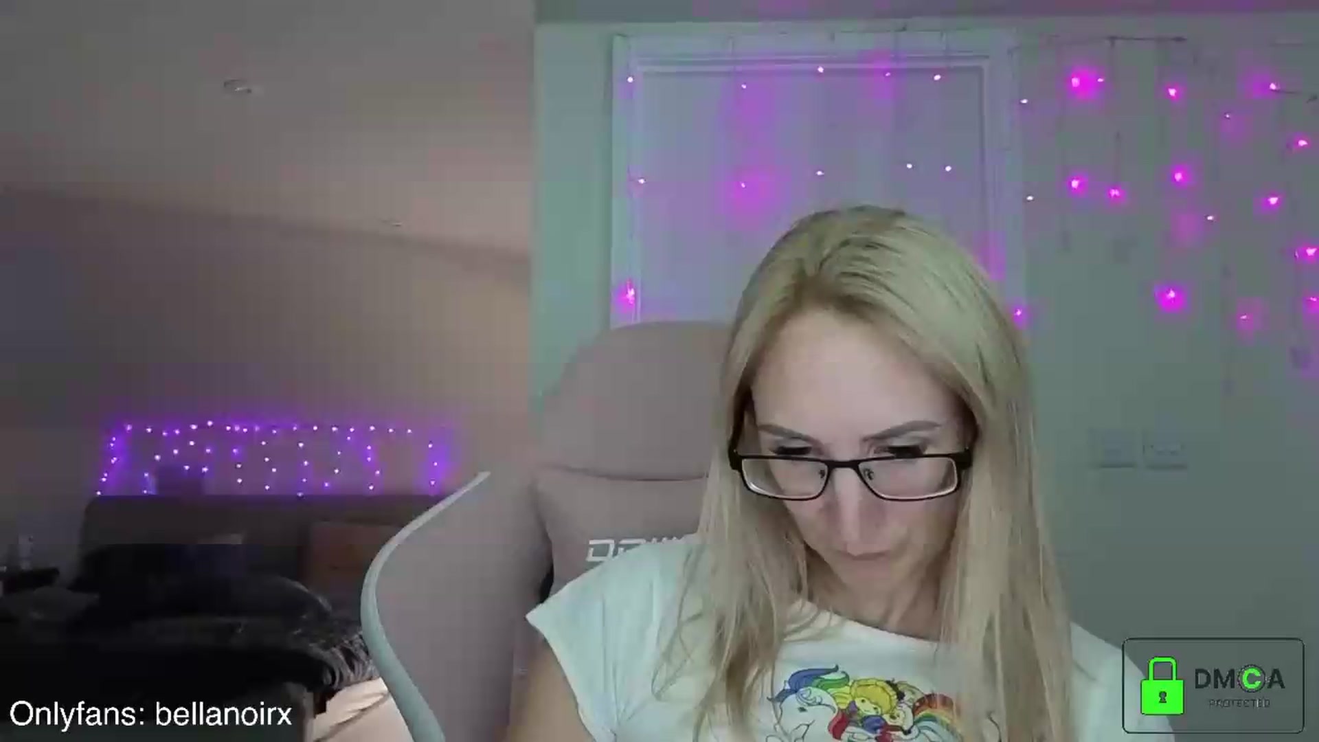 Gallery image thumbnail from Bellanoirxx's myfreecams stream on, 06/12/2026, 22:10 image 16 of 20