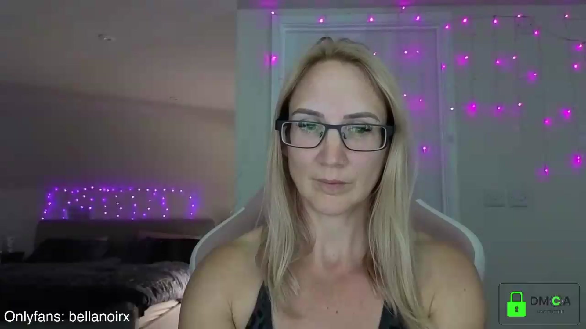 Gallery image thumbnail from Bellanoirxx's myfreecams stream on, 06/12/2026, 22:10 image 4 of 20