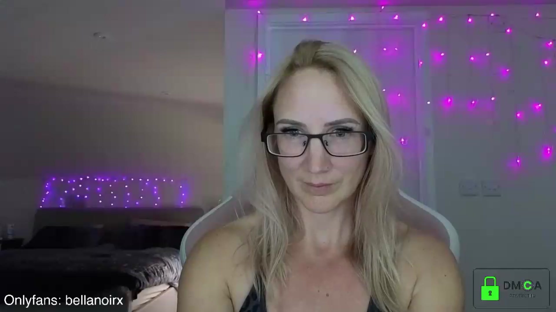 Gallery image thumbnail from Bellanoirxx's myfreecams stream on, 06/12/2026, 22:10 image 5 of 20