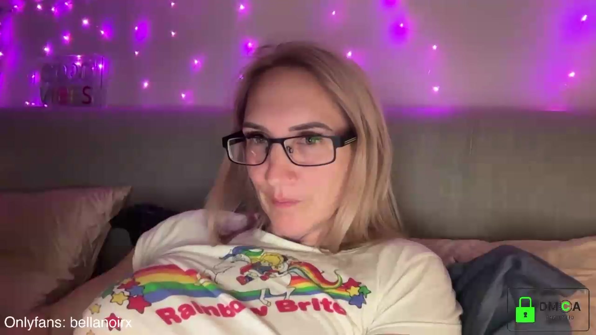 Gallery image thumbnail from Bellanoirxx's myfreecams stream on, 06/12/2026, 23:11 image 19 of 20