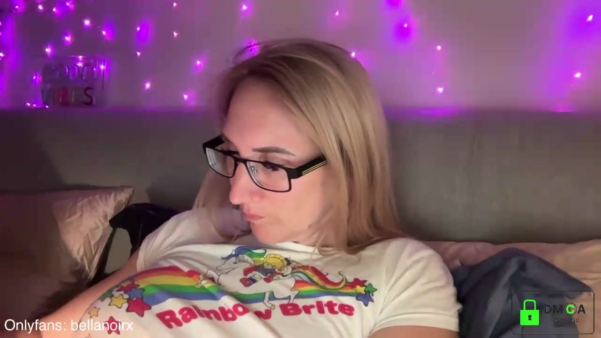 Gallery image thumbnail from Bellanoirxx's myfreecams stream on, 06/12/2026, 23:11 image 16 of 20