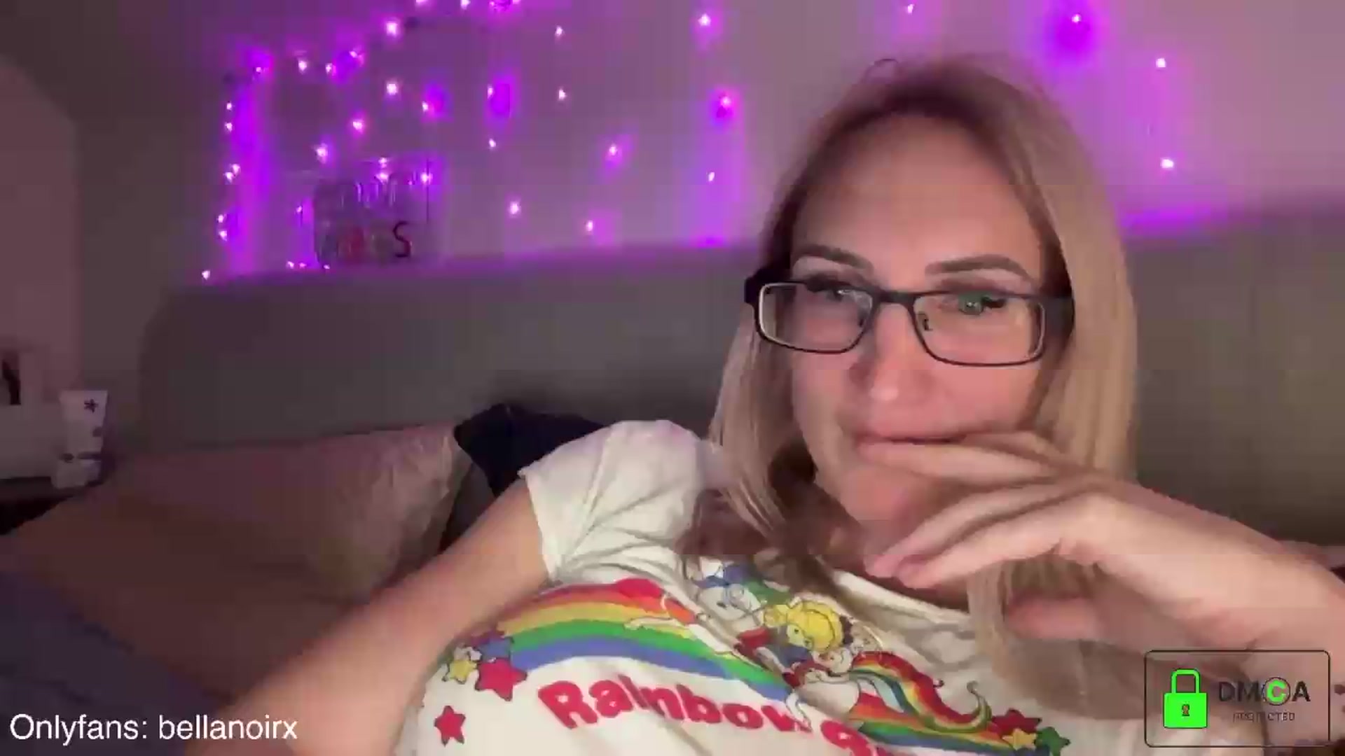 Gallery image thumbnail from Bellanoirxx's myfreecams stream on, 06/12/2026, 23:11 image 1 of 20