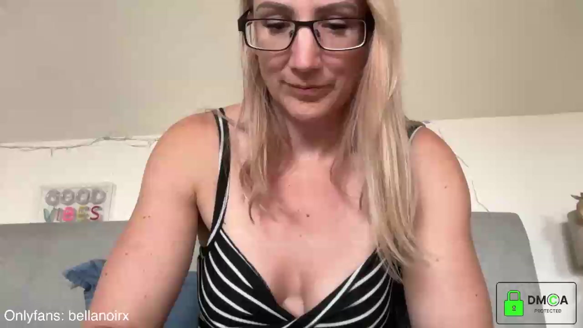 Gallery image thumbnail from Bellanoirxx's myfreecams stream on, 06/13/2026, 13:34 image 1 of 20