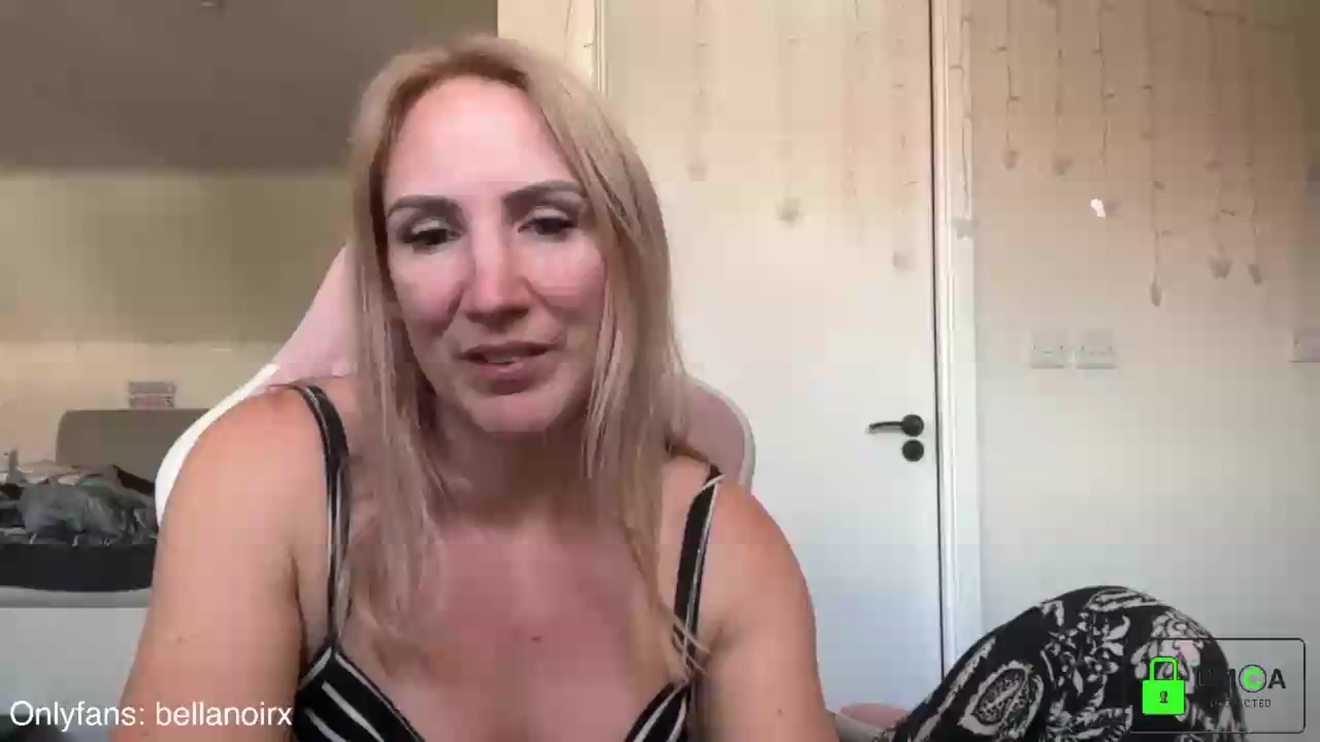 Gallery image thumbnail from Bellanoirxx's myfreecams stream on, 06/13/2026, 14:24 image 6 of 20
