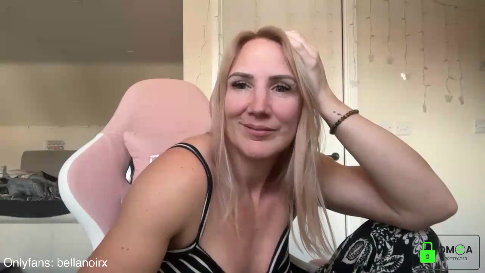 Gallery image thumbnail from Bellanoirxx's myfreecams stream on, 06/13/2026, 14:24 image 5 of 20