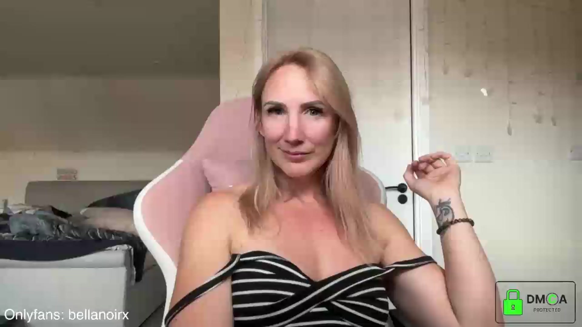 Gallery image thumbnail from Bellanoirxx's myfreecams stream on, 06/13/2026, 14:24 image 17 of 20