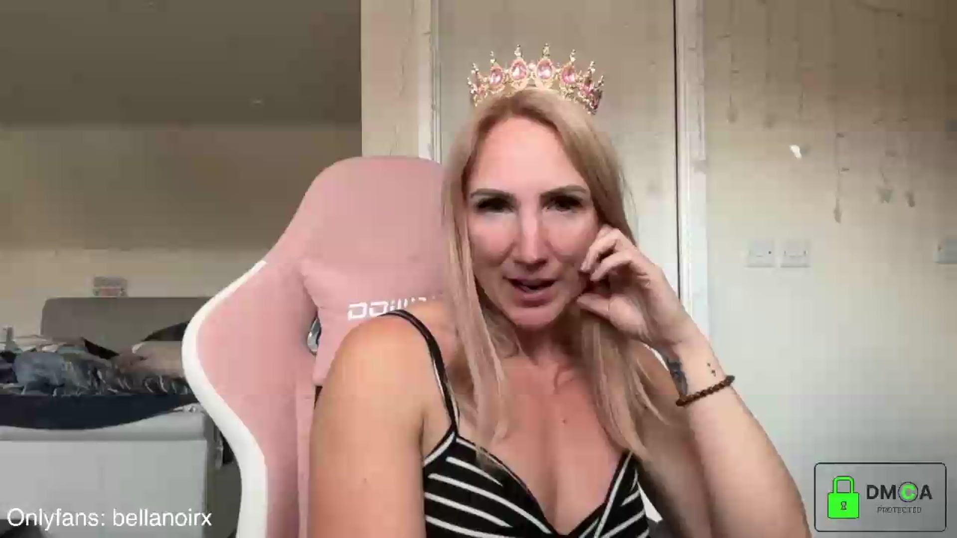 Gallery image thumbnail from Bellanoirxx's myfreecams stream on, 06/13/2026, 14:24 image 15 of 20
