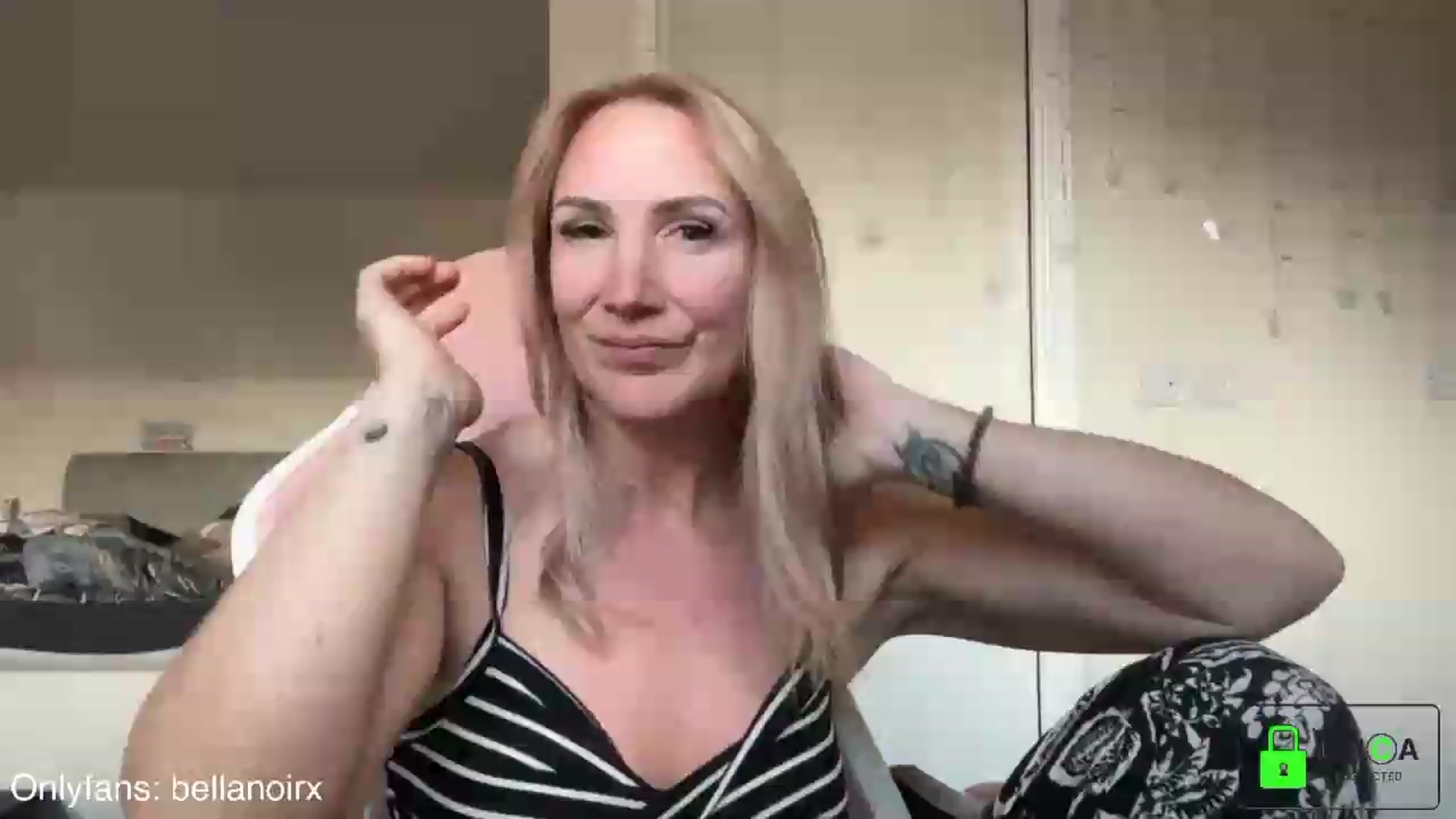 Gallery image thumbnail from Bellanoirxx's myfreecams stream on, 06/13/2026, 14:24 image 4 of 20
