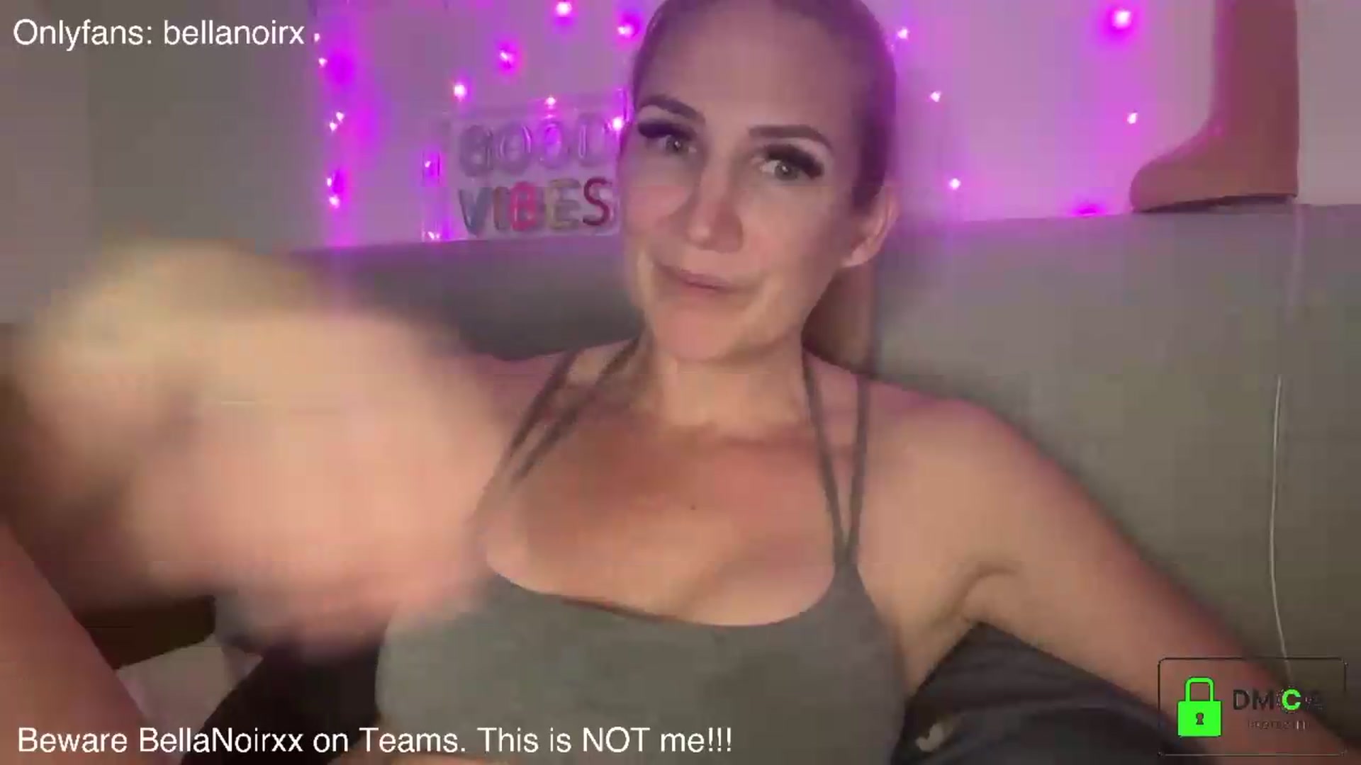 Gallery image thumbnail from Bellanoirxx's myfreecams stream on, 06/18/2026, 22:27 image 17 of 20