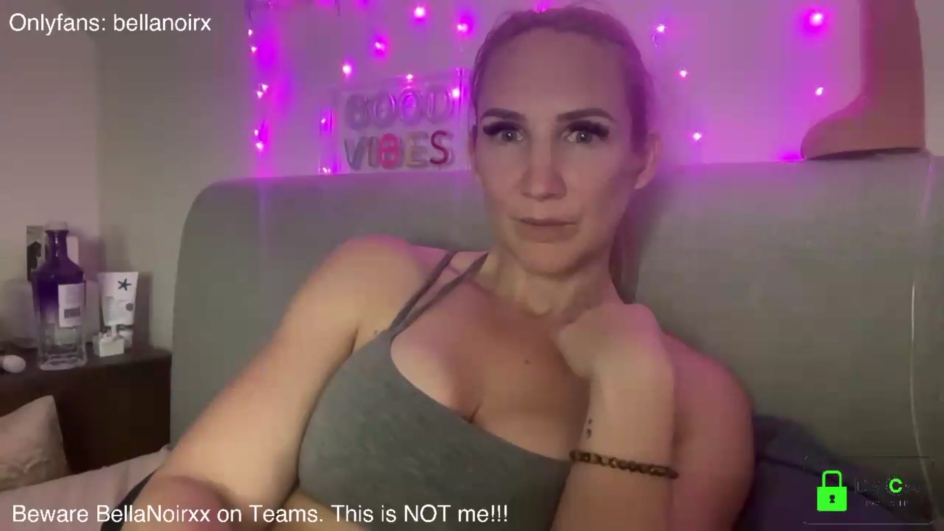 Gallery image thumbnail from Bellanoirxx's myfreecams stream on, 06/18/2026, 22:27 image 10 of 20
