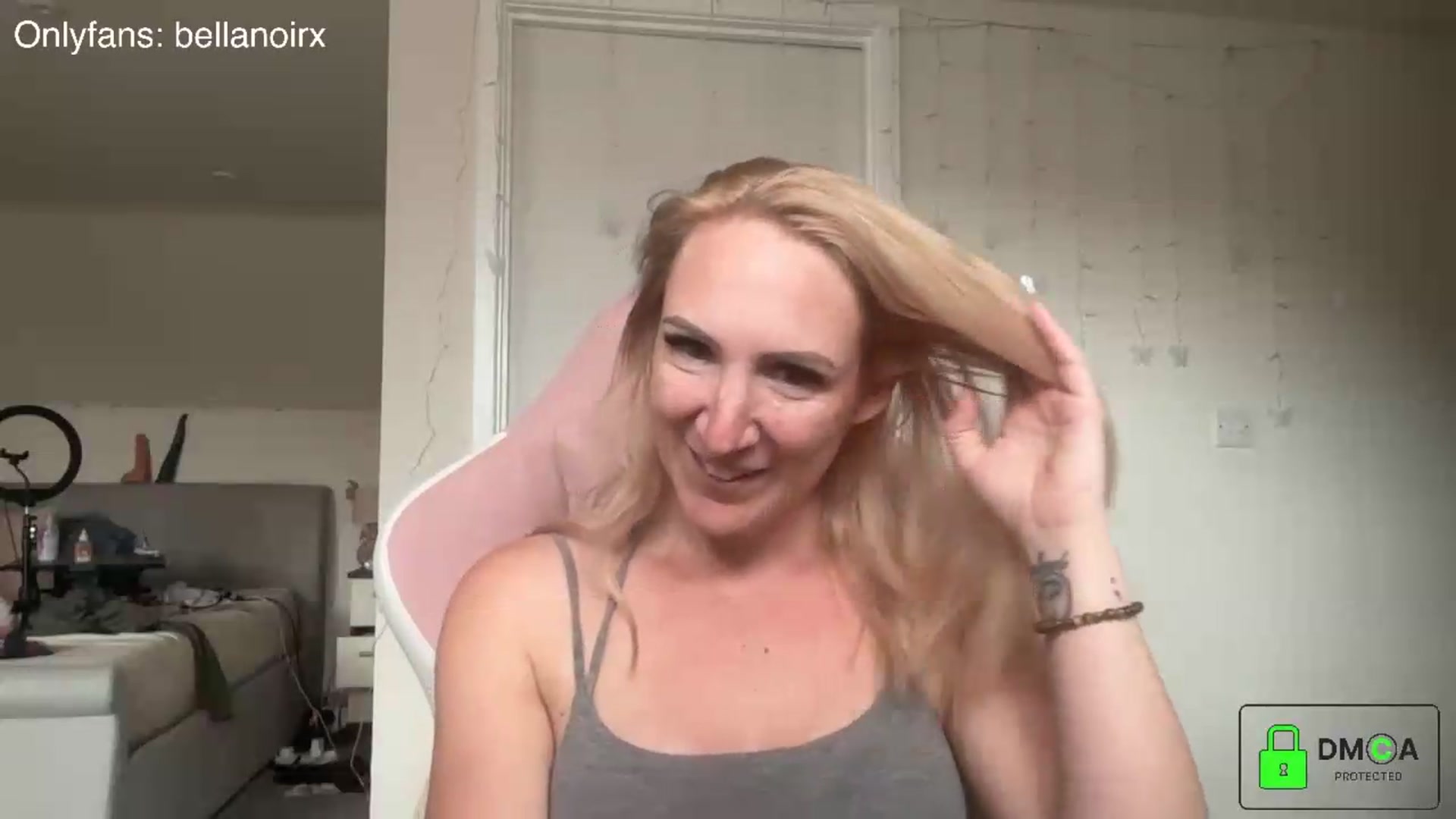 Gallery image thumbnail from Bellanoirxx's myfreecams stream on, 06/19/2026, 10:38 image 17 of 20