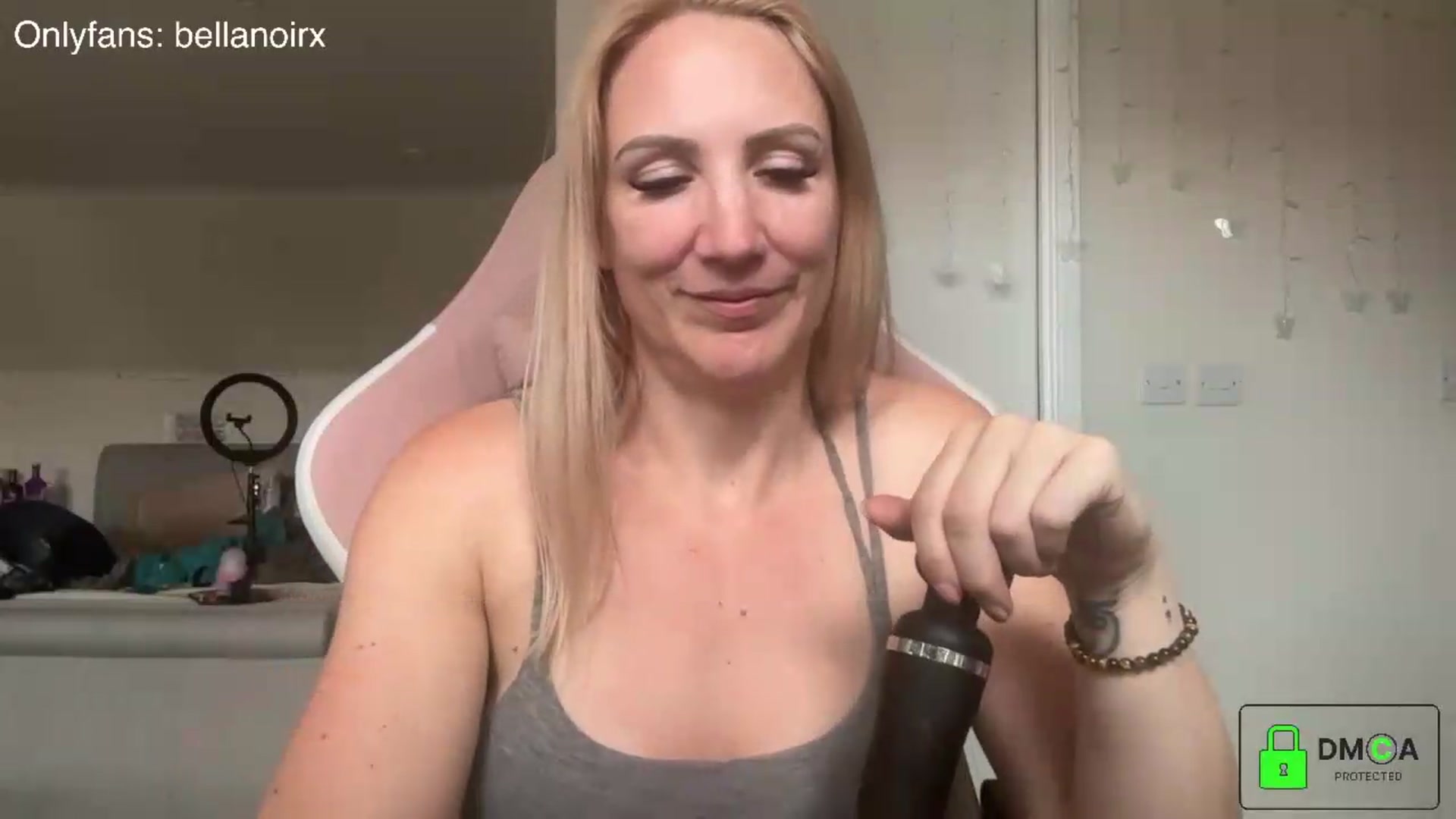 Gallery image thumbnail from Bellanoirxx's myfreecams stream on, 06/19/2026, 14:07 image 7 of 20