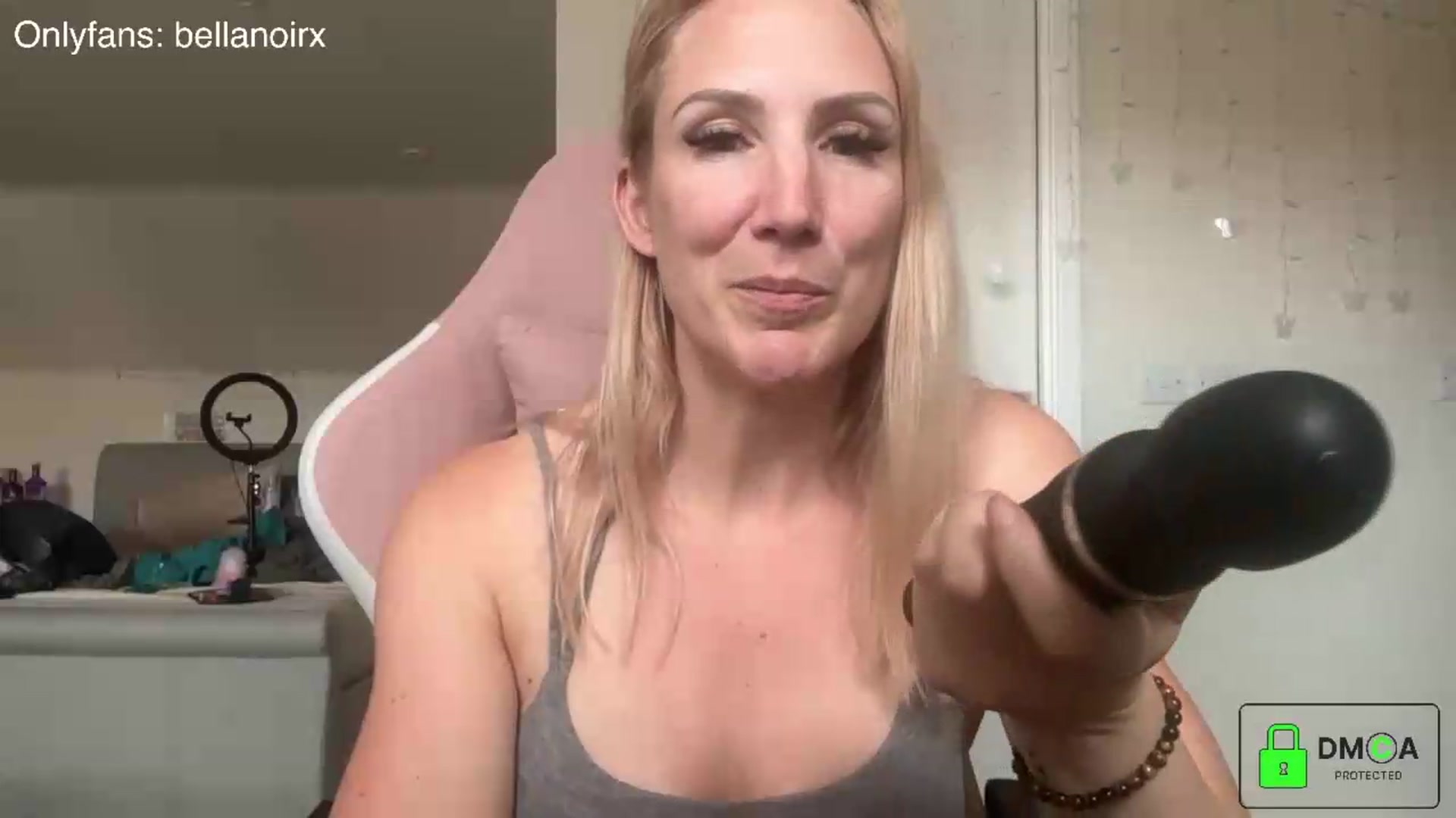 Gallery image thumbnail from Bellanoirxx's myfreecams stream on, 06/19/2026, 14:07 image 5 of 20