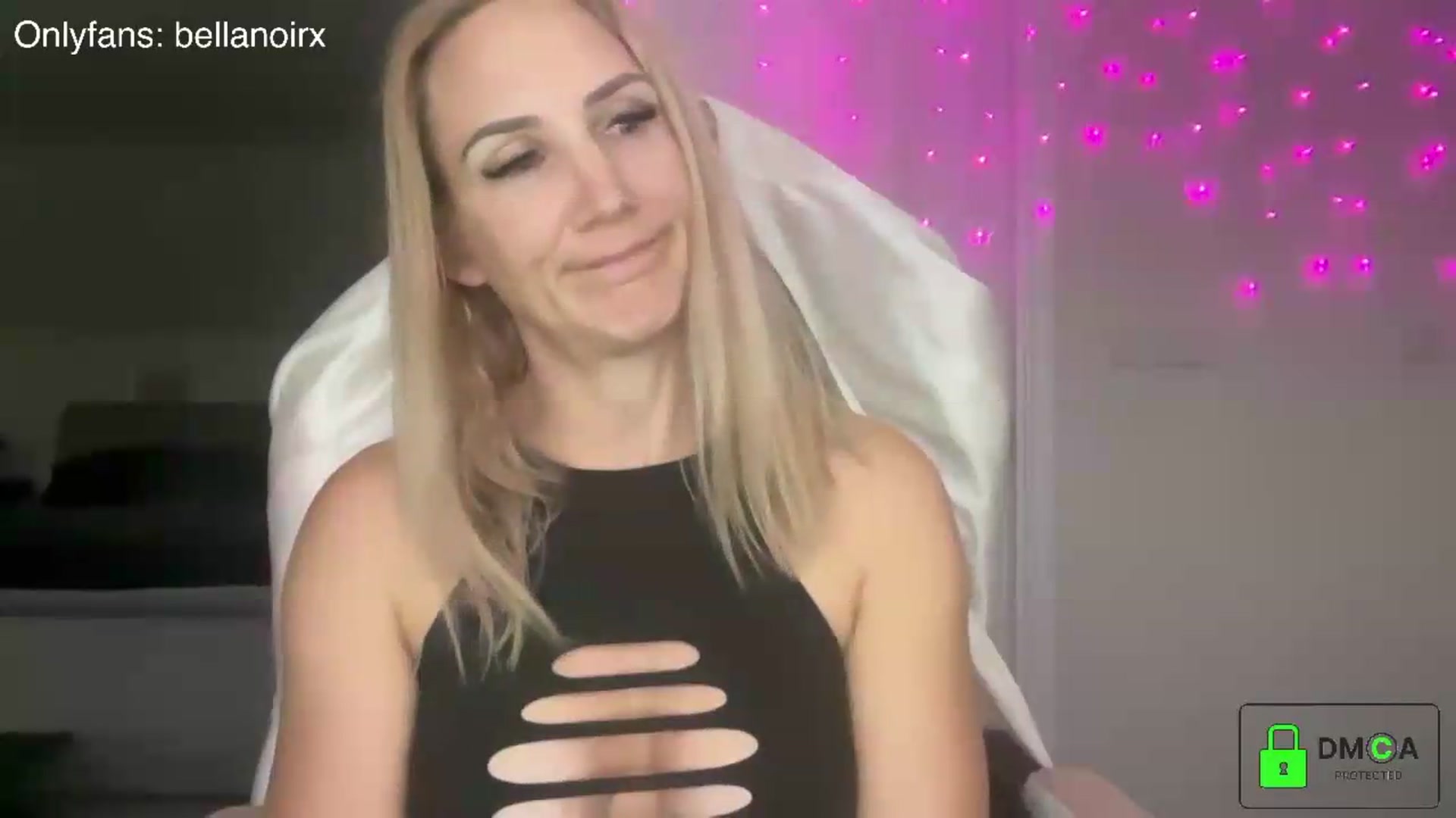 Gallery image thumbnail from Bellanoirxx's myfreecams stream on, 06/19/2026, 21:16 image 2 of 20