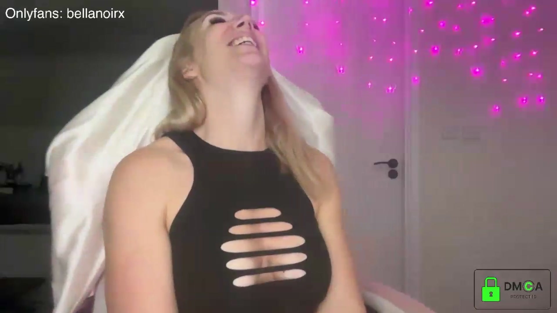 Gallery image thumbnail from Bellanoirxx's myfreecams stream on, 06/19/2026, 21:16 image 19 of 20