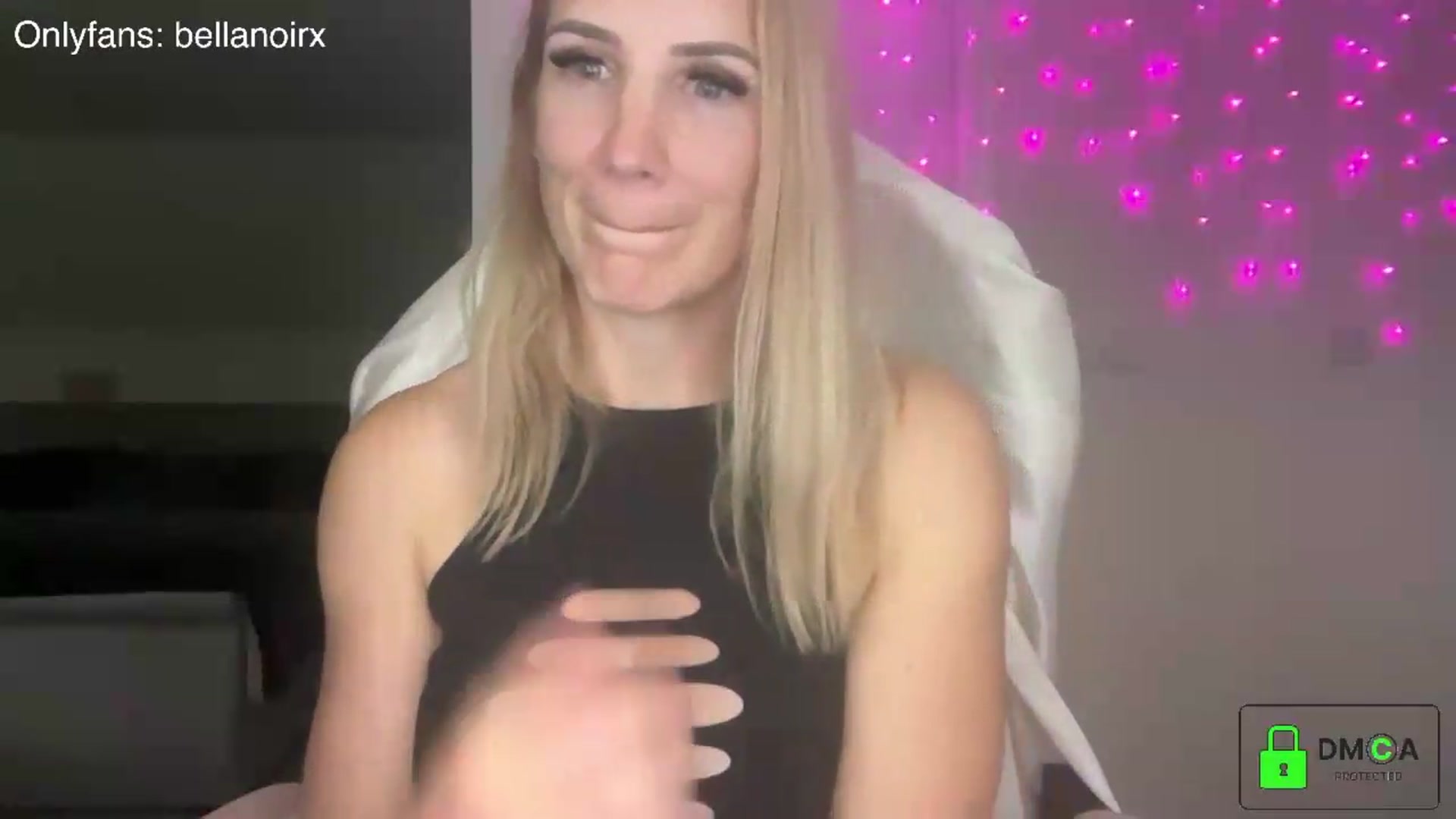 Gallery image thumbnail from Bellanoirxx's myfreecams stream on, 06/19/2026, 21:16 image 16 of 20