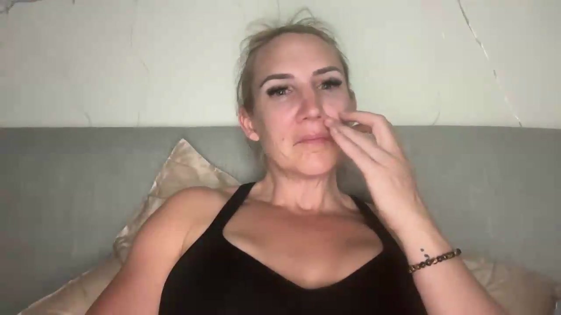 Gallery image thumbnail from Bellanoirxx's myfreecams stream on, 06/24/2026, 22:06 image 2 of 20