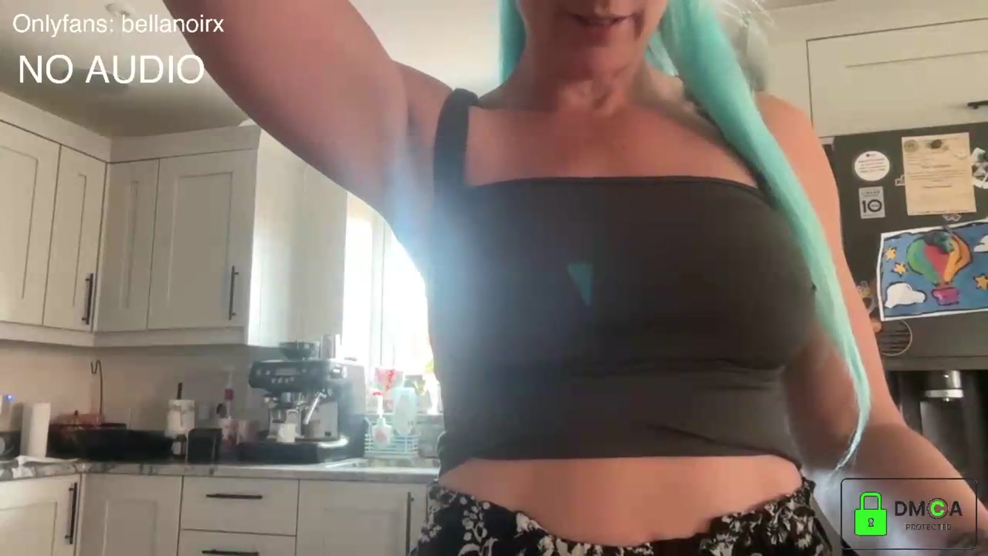 Gallery image thumbnail from Bellanoirxx's myfreecams stream on, 07/01/2026, 07:33 image 15 of 20