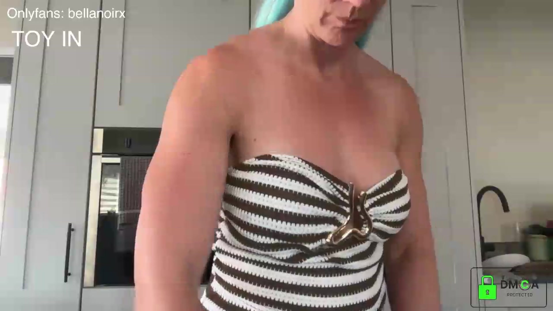 Gallery image thumbnail from Bellanoirxx's myfreecams stream on, 07/06/2026, 14:09 image 4 of 20