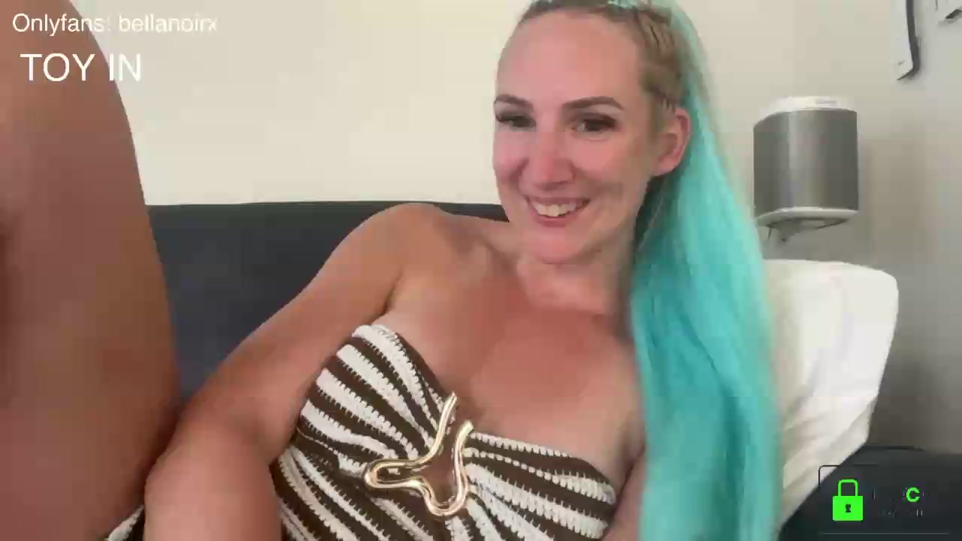 Gallery image thumbnail from Bellanoirxx's myfreecams stream on, 07/06/2026, 14:09 image 15 of 20