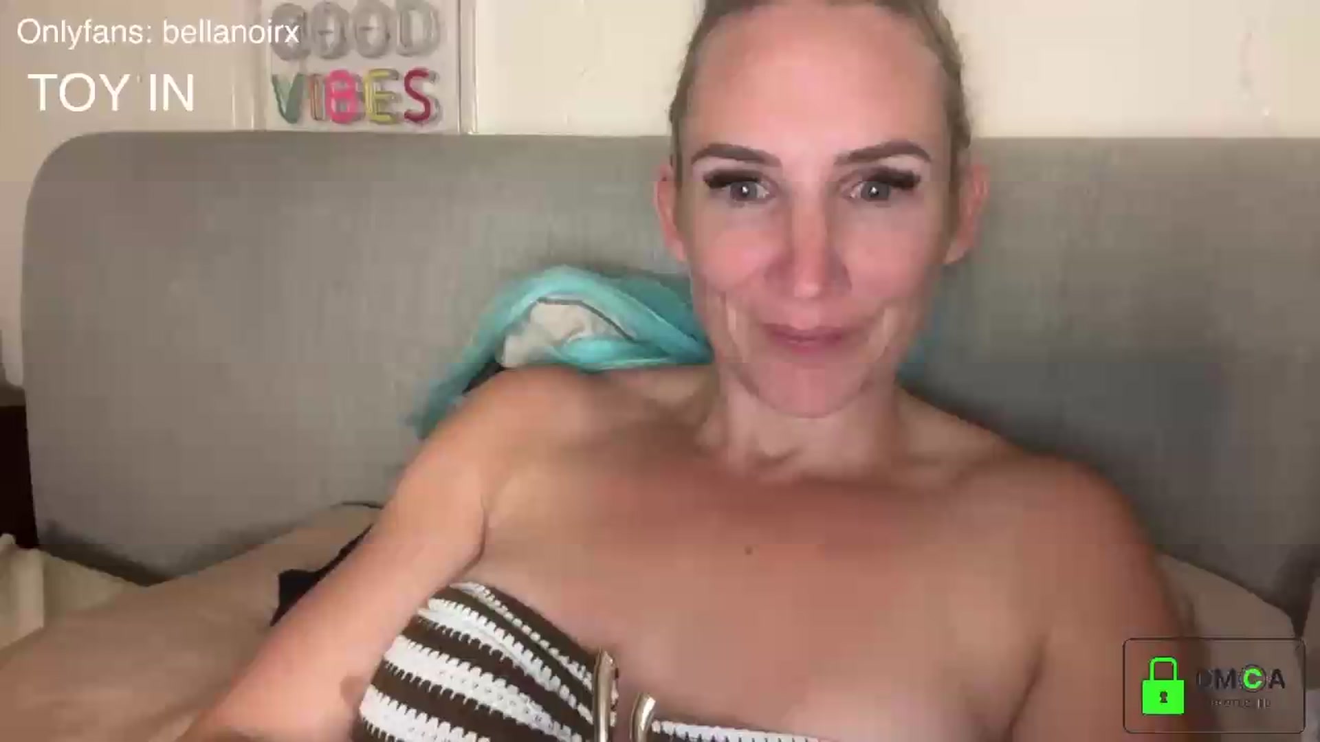 Gallery image thumbnail from Bellanoirxx's myfreecams stream on, 07/06/2026, 23:30 image 18 of 20