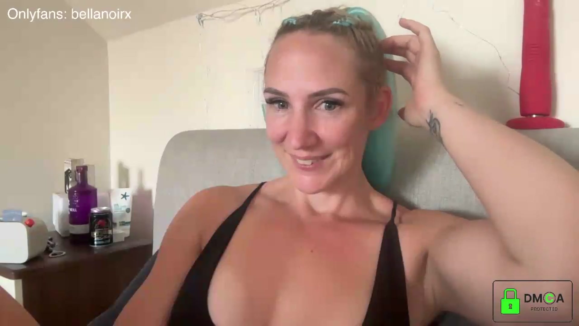 Gallery image thumbnail from Bellanoirxx's myfreecams stream on, 07/08/2026, 10:27 image 11 of 20