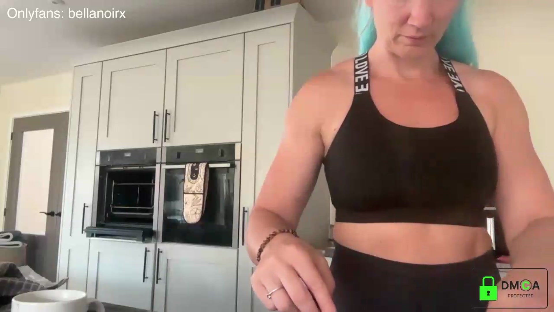 Gallery image thumbnail from Bellanoirxx's myfreecams stream on, 07/09/2026, 13:27 image 16 of 20