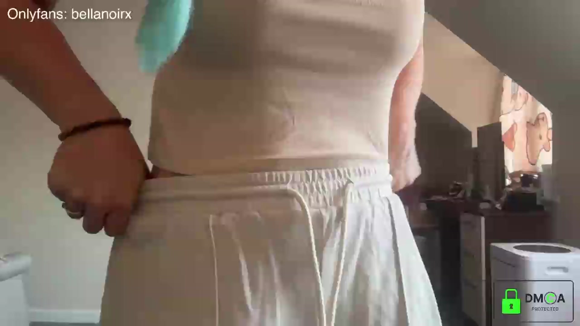 Gallery image thumbnail from Bellanoirxx's myfreecams stream on, 07/11/2026, 10:54 image 12 of 20