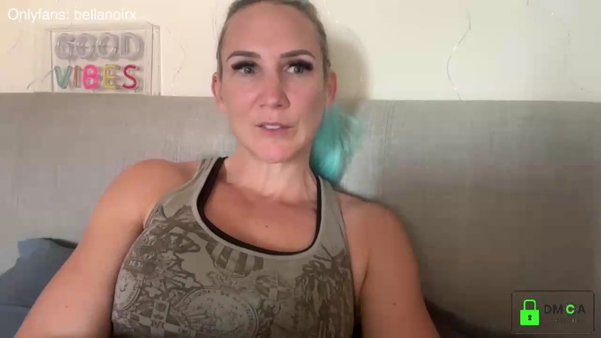 Gallery image thumbnail from Bellanoirxx's myfreecams stream on, 07/15/2026, 13:12 image 15 of 20