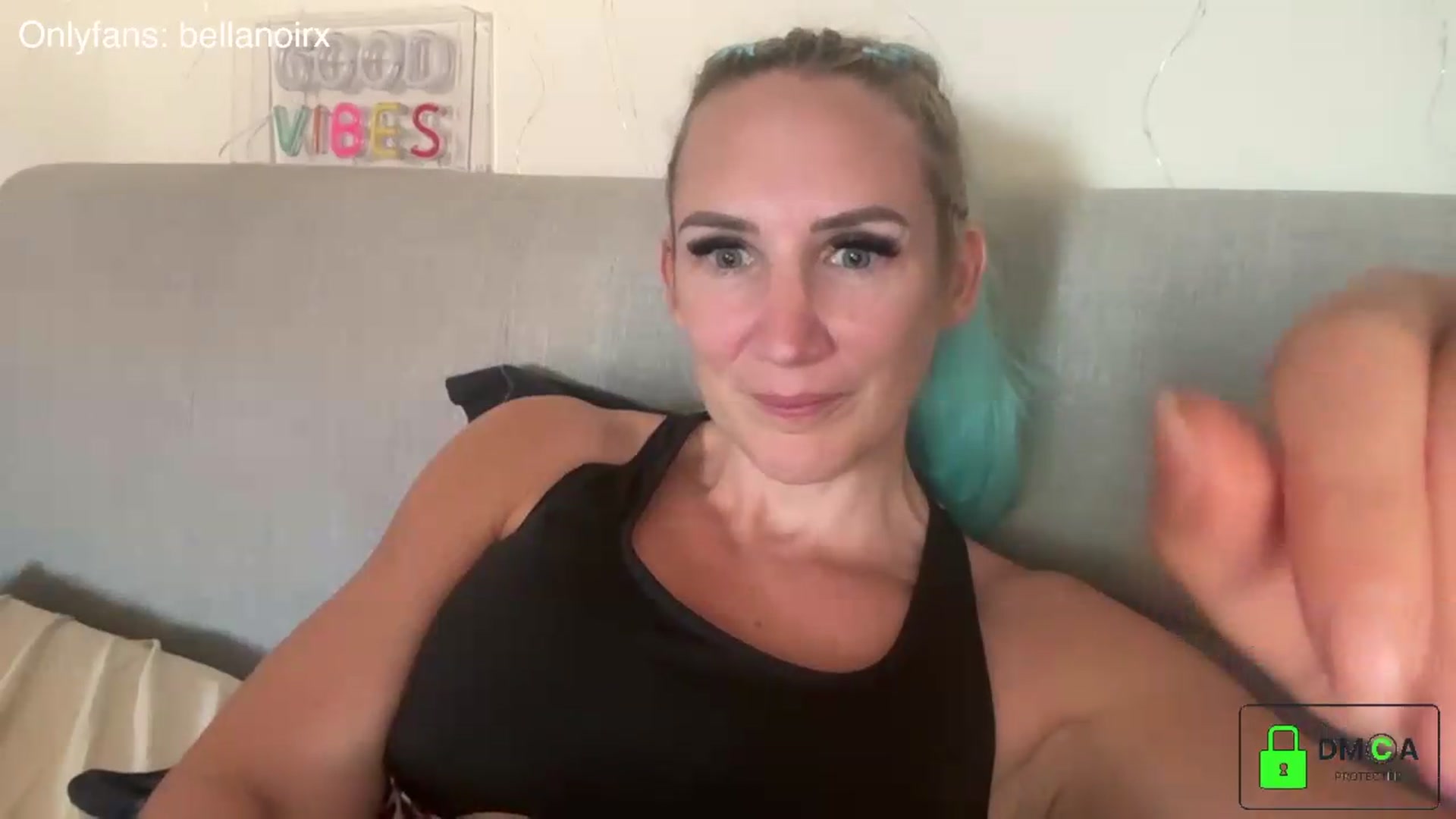 Gallery image thumbnail from Bellanoirxx's myfreecams stream on, 07/15/2026, 14:06 image 15 of 20