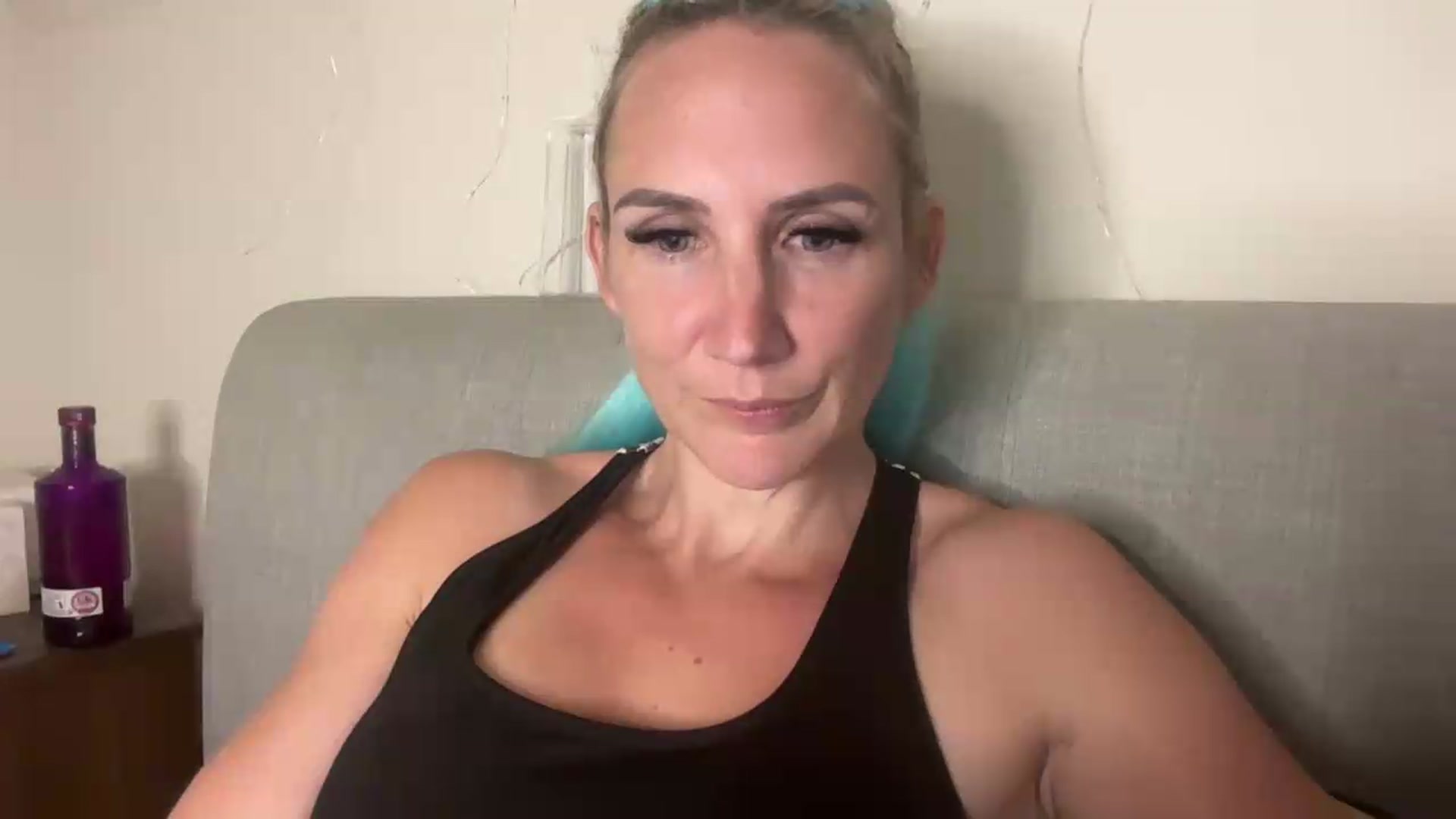 Gallery image thumbnail from Bellanoirxx's myfreecams stream on, 07/16/2026, 21:50 image 14 of 20