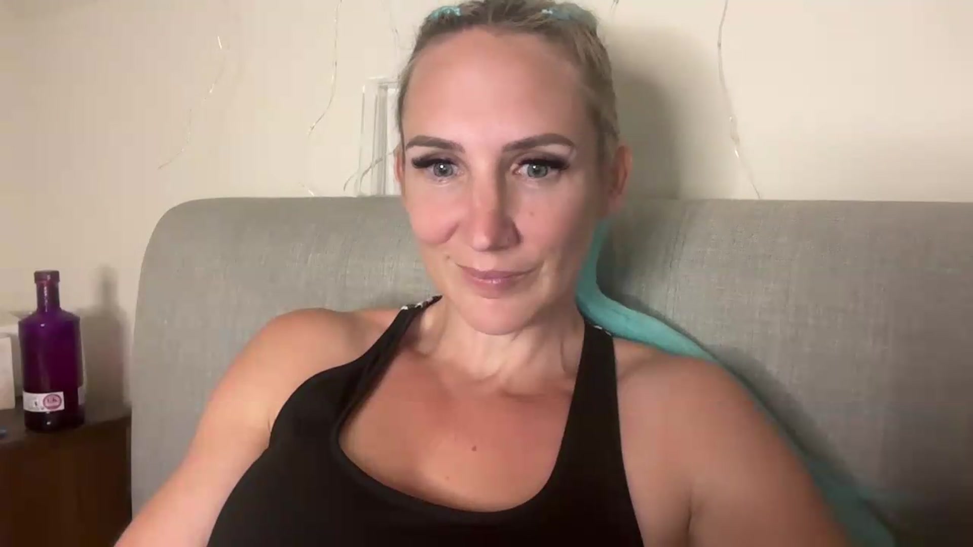 Gallery image thumbnail from Bellanoirxx's myfreecams stream on, 07/16/2026, 21:50 image 19 of 20