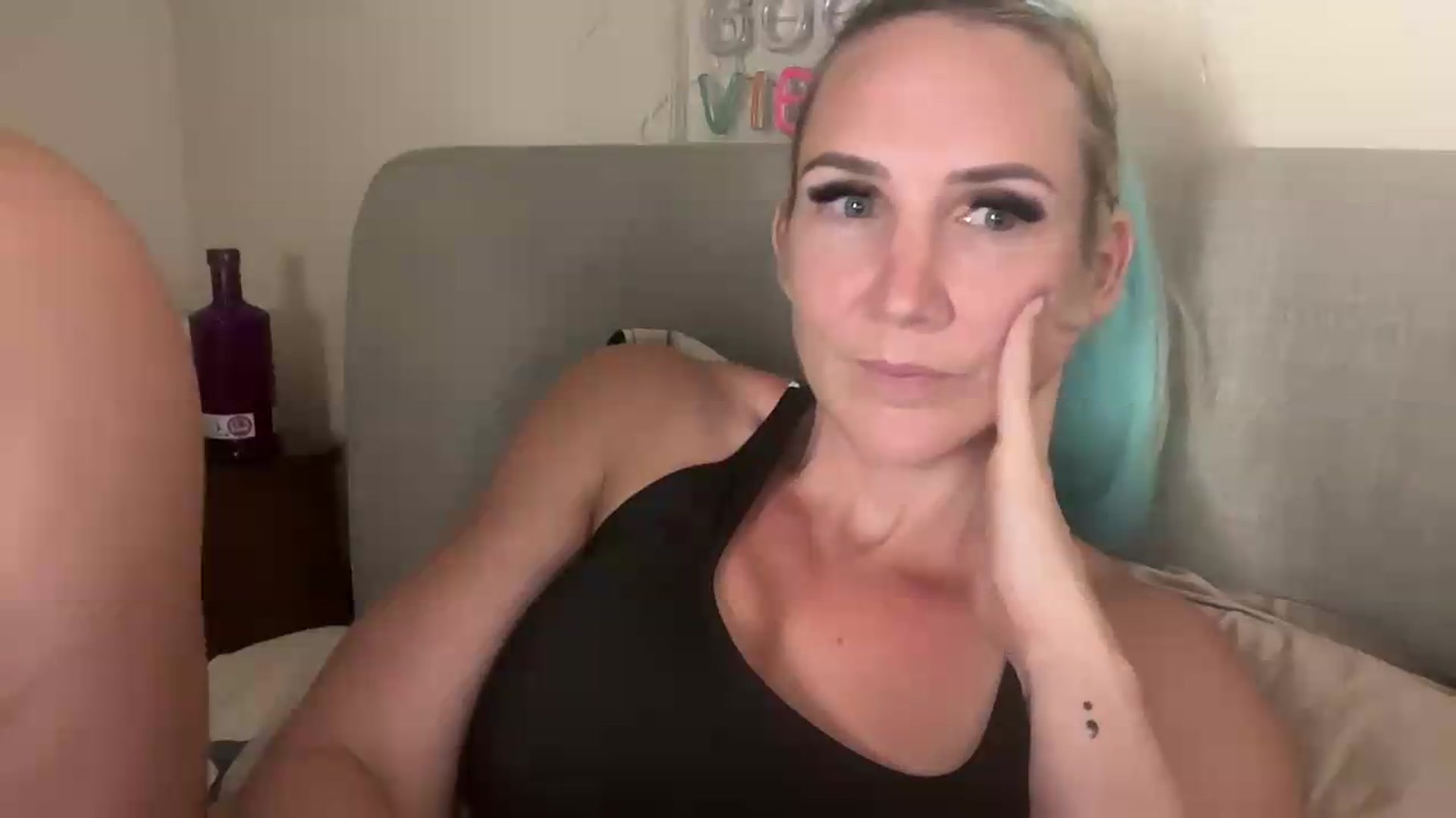 Gallery image thumbnail from Bellanoirxx's myfreecams stream on, 07/16/2026, 22:46 image 10 of 20