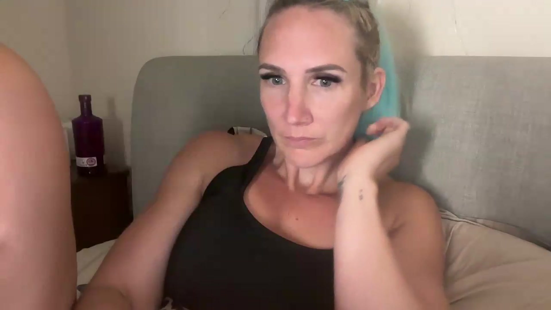 Gallery image thumbnail from Bellanoirxx's myfreecams stream on, 07/16/2026, 22:46 image 16 of 20
