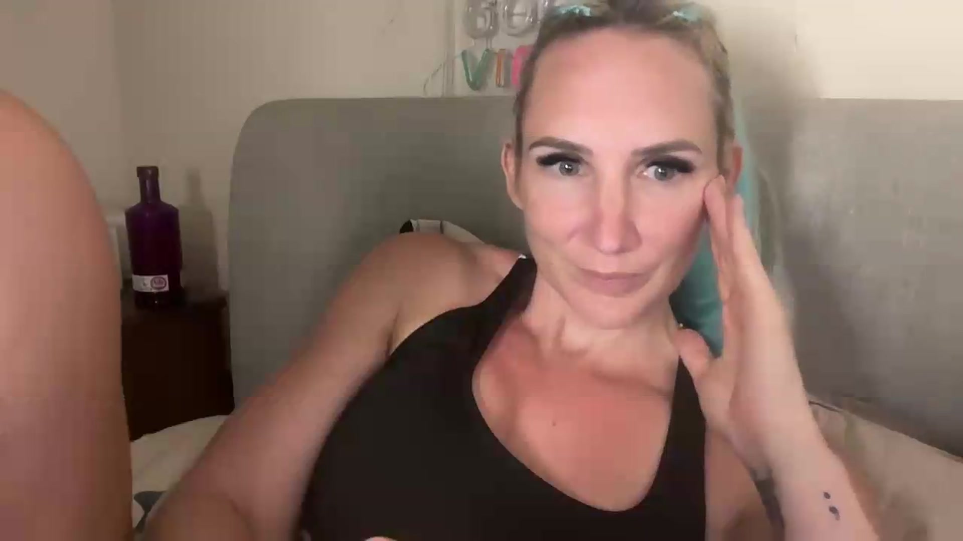 Gallery image thumbnail from Bellanoirxx's myfreecams stream on, 07/16/2026, 22:46 image 9 of 20