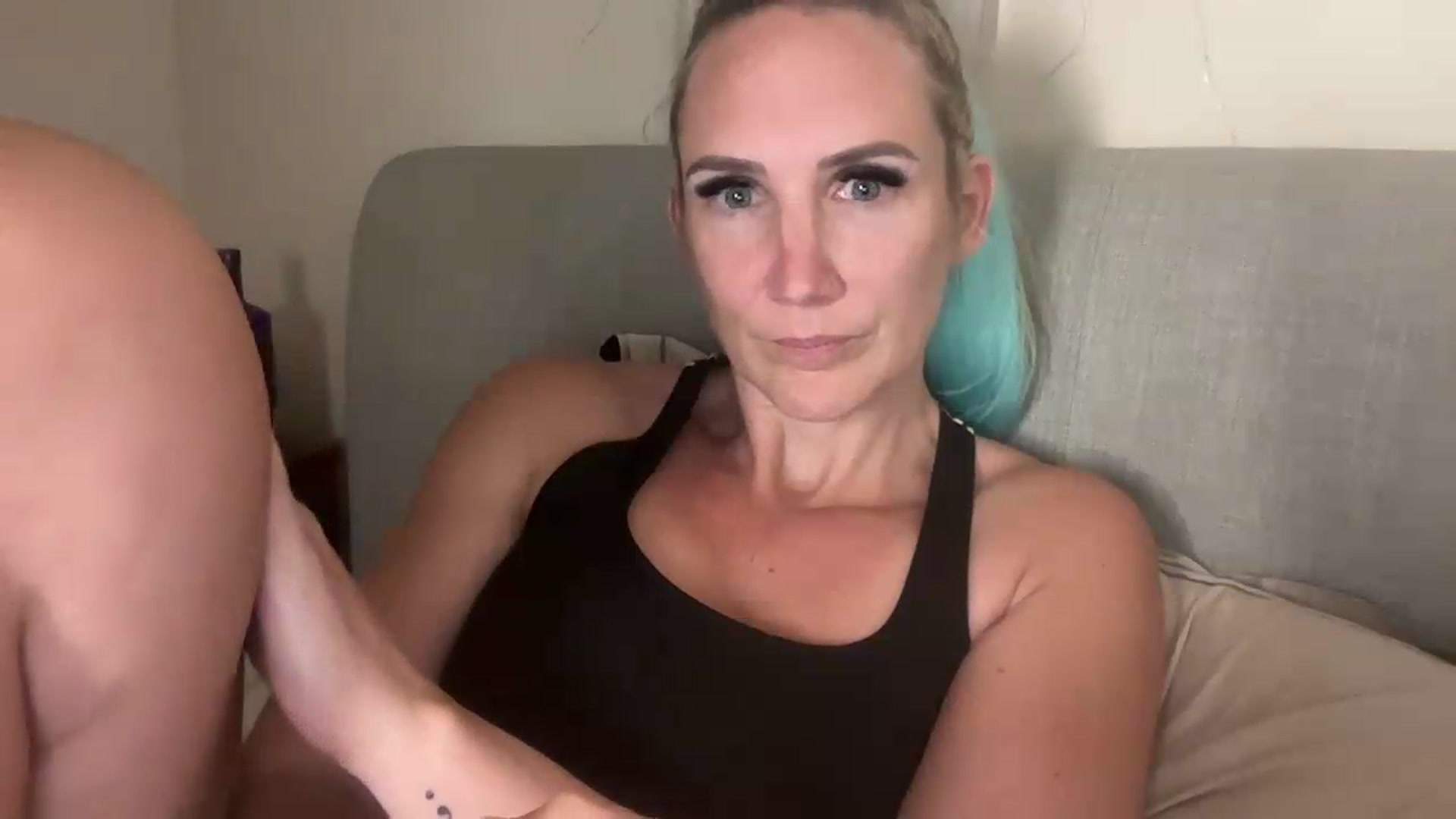 Gallery image thumbnail from Bellanoirxx's myfreecams stream on, 07/16/2026, 22:46 image 15 of 20