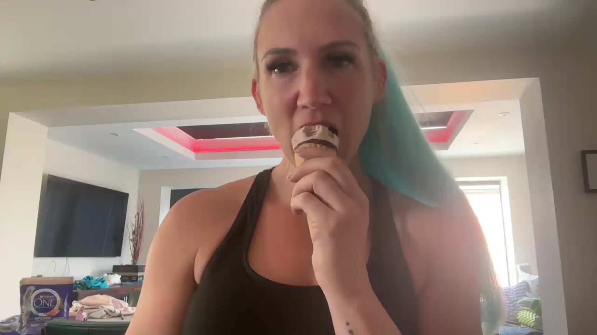 Gallery image thumbnail from Bellanoirxx's myfreecams stream on, 07/17/2026, 12:42 image 15 of 20