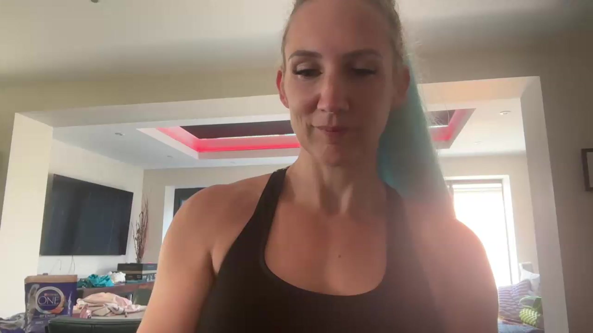 Gallery image thumbnail from Bellanoirxx's myfreecams stream on, 07/17/2026, 12:42 image 6 of 20