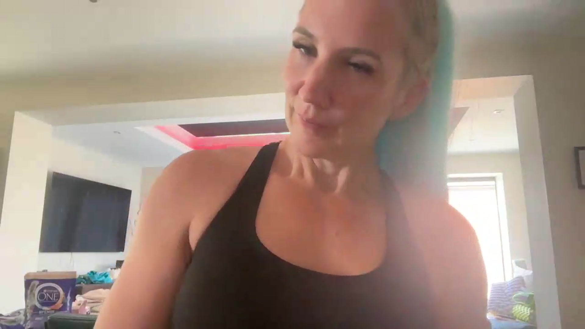 Gallery image thumbnail from Bellanoirxx's myfreecams stream on, 07/17/2026, 12:42 image 7 of 20