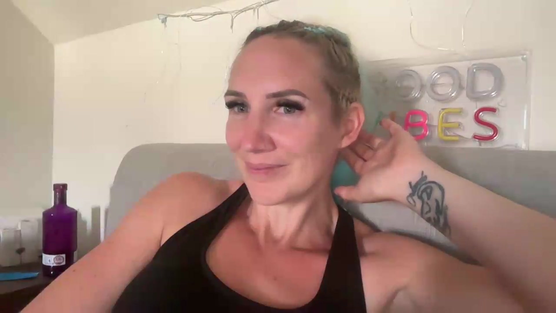 Gallery image thumbnail from Bellanoirxx's myfreecams stream on, 07/17/2026, 15:33 image 3 of 20