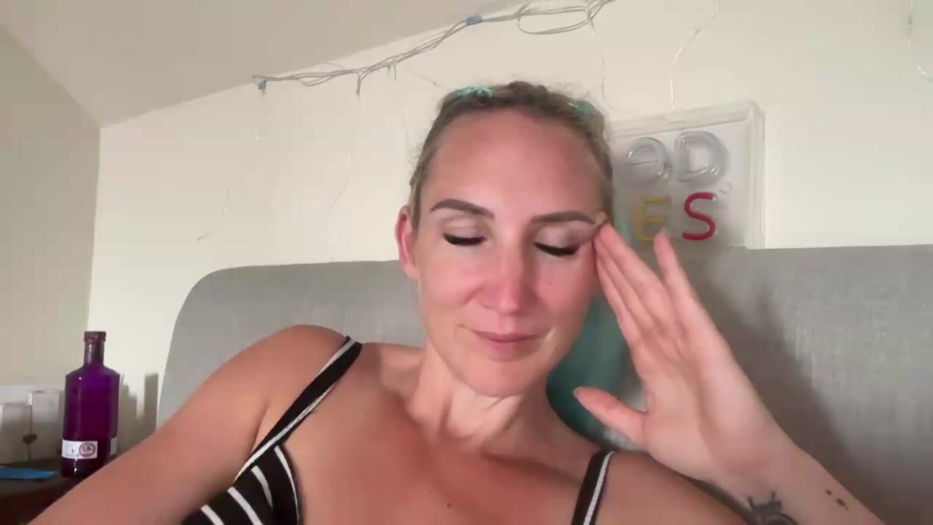 Gallery image thumbnail from Bellanoirxx's myfreecams stream on, 07/18/2026, 11:48 image 14 of 20