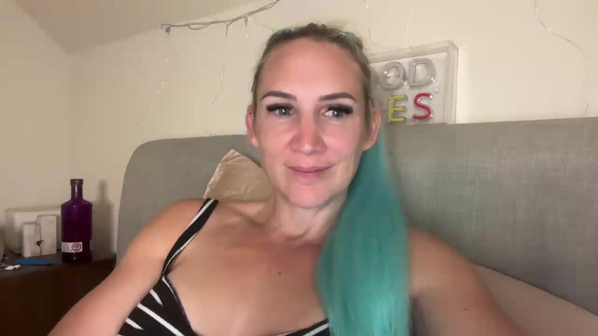 Gallery image thumbnail from Bellanoirxx's myfreecams stream on, 07/19/2026, 03:15 image 17 of 20