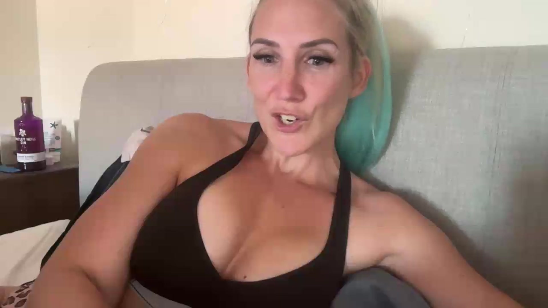 Gallery image thumbnail from Bellanoirxx's myfreecams stream on, 07/20/2026, 12:39 image 10 of 20