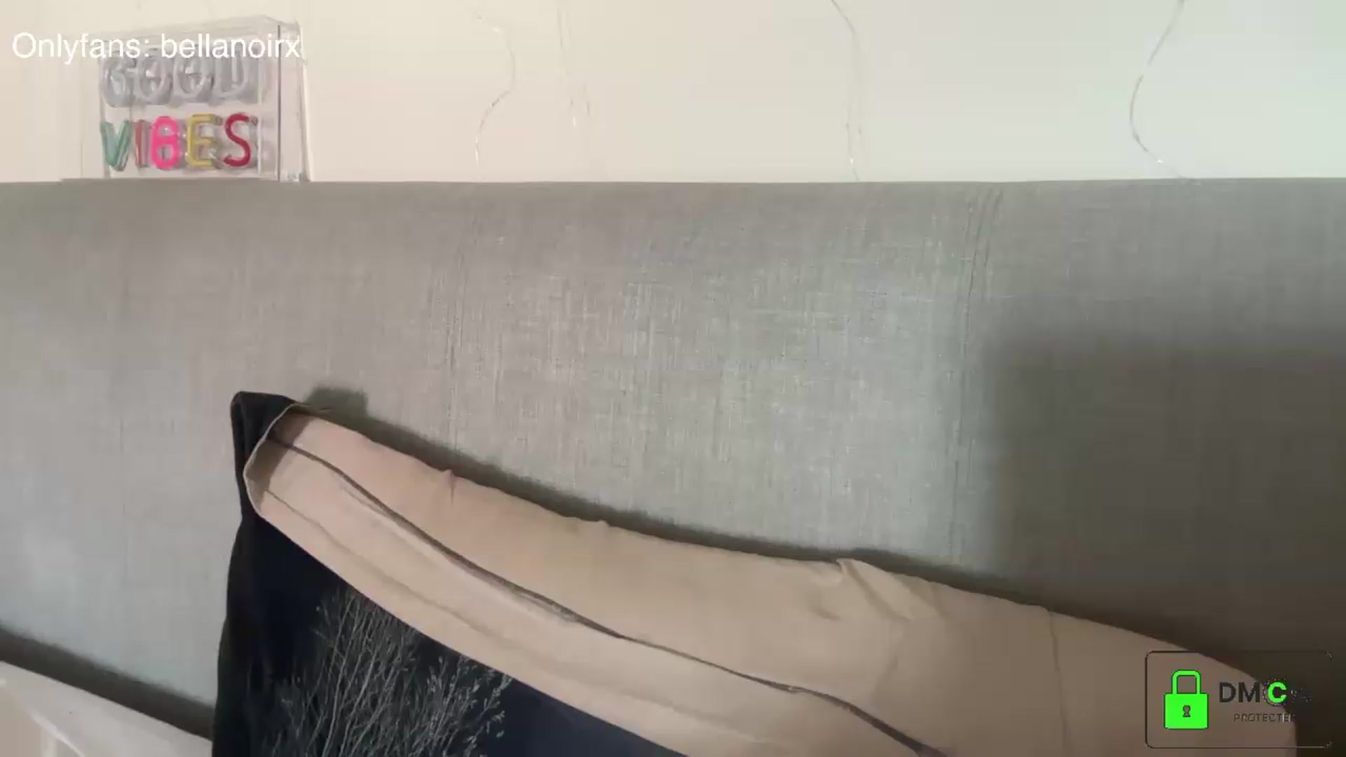 Gallery image thumbnail from Bellanoirxx's myfreecams stream on, 07/31/2026, 13:23 image 15 of 20