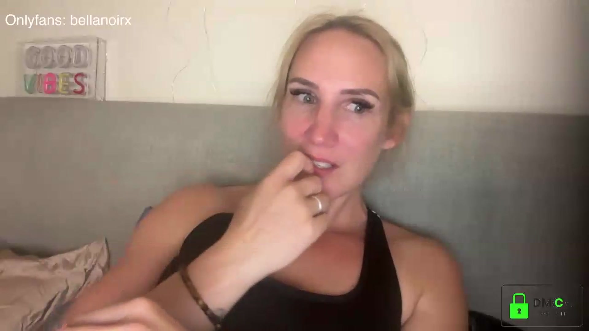 Gallery image thumbnail from Bellanoirxx's myfreecams stream on, 08/20/2026, 21:56 image 4 of 20