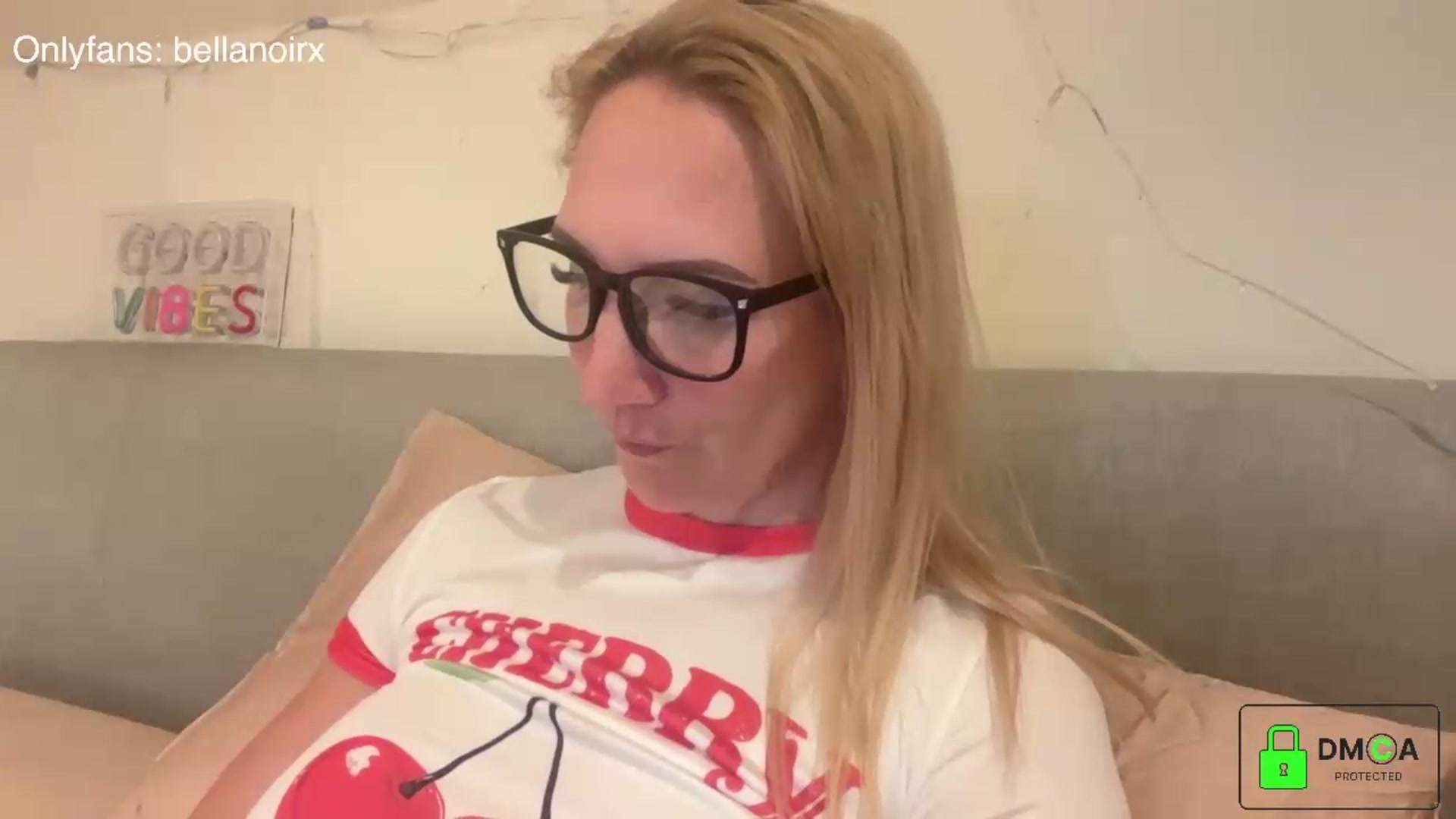 Gallery image thumbnail from Bellanoirxx's myfreecams stream on, 08/26/2026, 18:06 image 18 of 20
