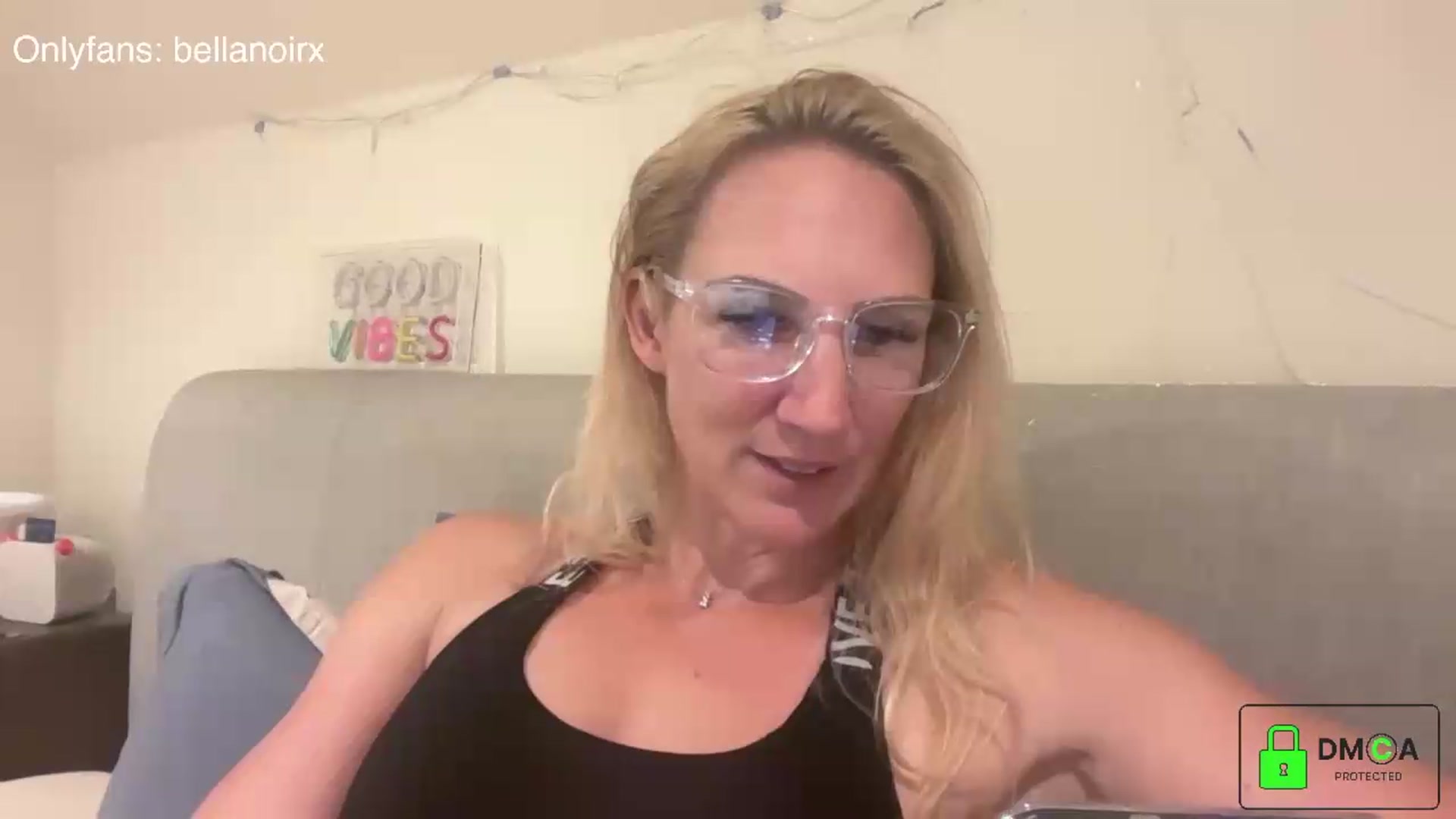 Gallery image thumbnail from Bellanoirxx's myfreecams stream on, 08/27/2026, 21:41 image 9 of 20