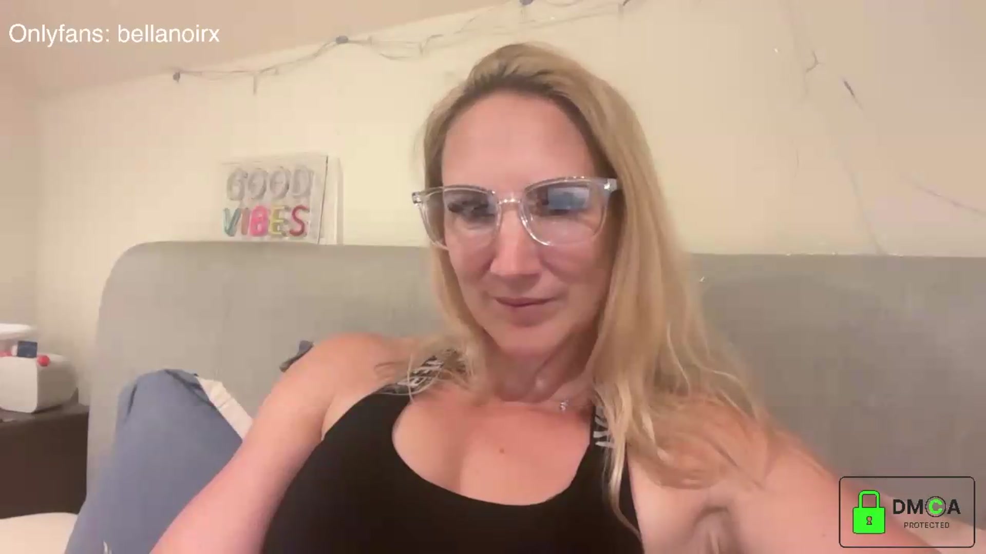 Gallery image thumbnail from Bellanoirxx's myfreecams stream on, 08/27/2026, 21:41 image 7 of 20
