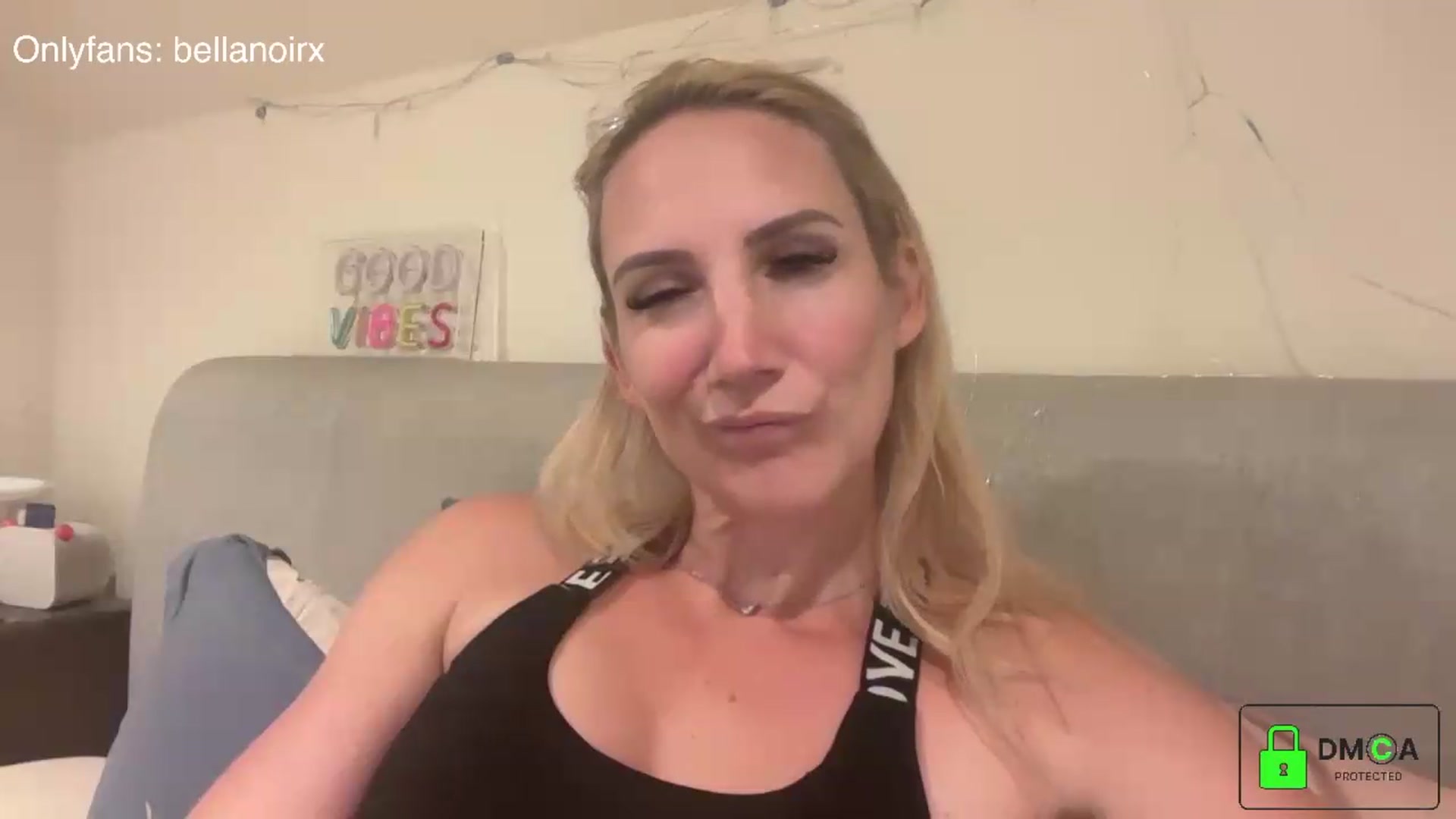 Gallery image thumbnail from Bellanoirxx's myfreecams stream on, 08/27/2026, 21:41 image 15 of 20