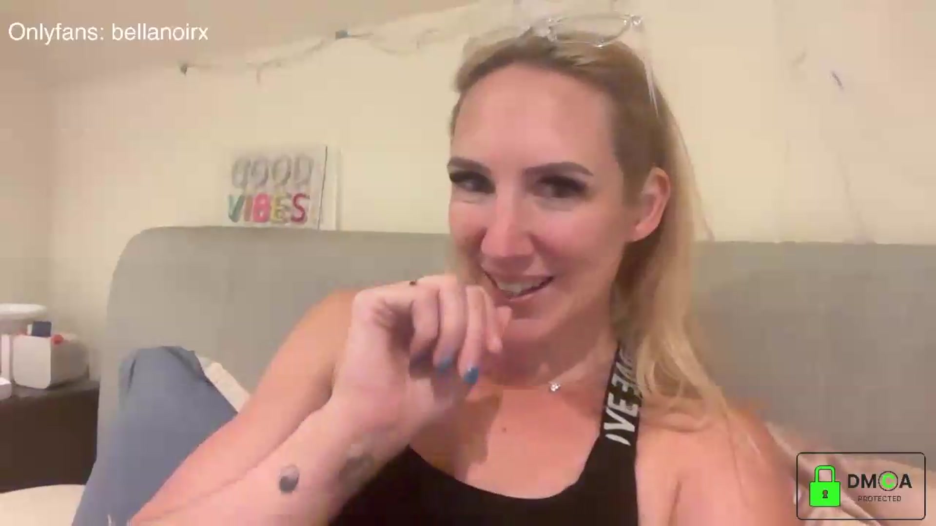 Gallery image thumbnail from Bellanoirxx's myfreecams stream on, 08/27/2026, 21:41 image 3 of 20